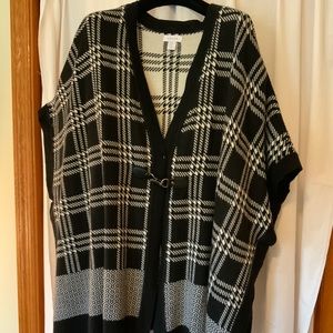 KENAR black/white cape w/front closure. Never worn